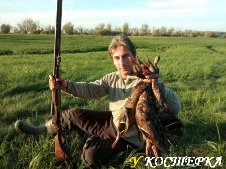 Двумя выстрелами, сразу пять уток.