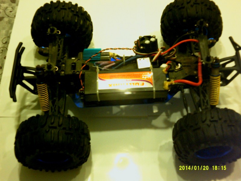 Радиоуправляемый внедорожник Mad Truck HL 1:10 3851-2, 2.4 Ггц, 4WD с бесколлекторным электромотором